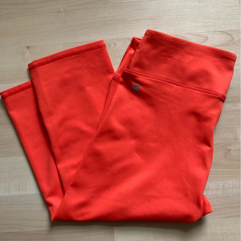 Fabletics Capri Leggings sz Small Orange - Picture 5 of 5